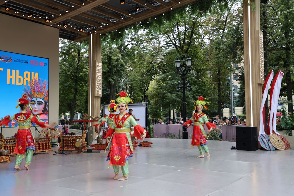Pencak Silat hingga Wayang Pukau Masyarakat di Jantung Kota Moskow 